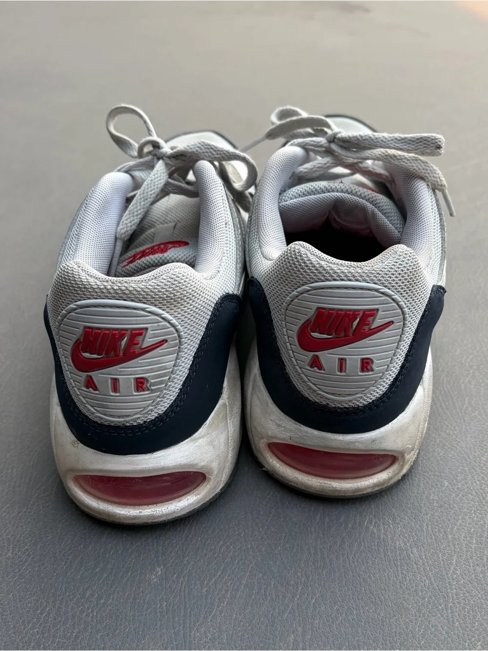 Nike Men’s White & Navy Running Shoes 8.5M